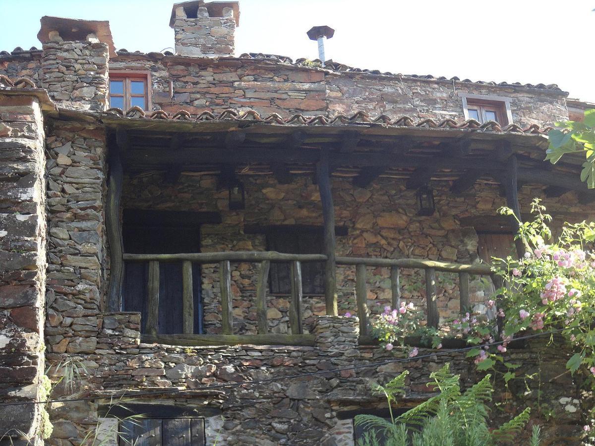 Hébergement de vacances Casa Dos Livros *